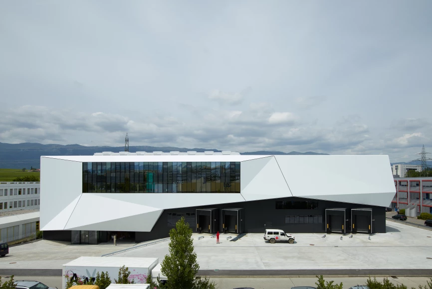 halle logistique cicr