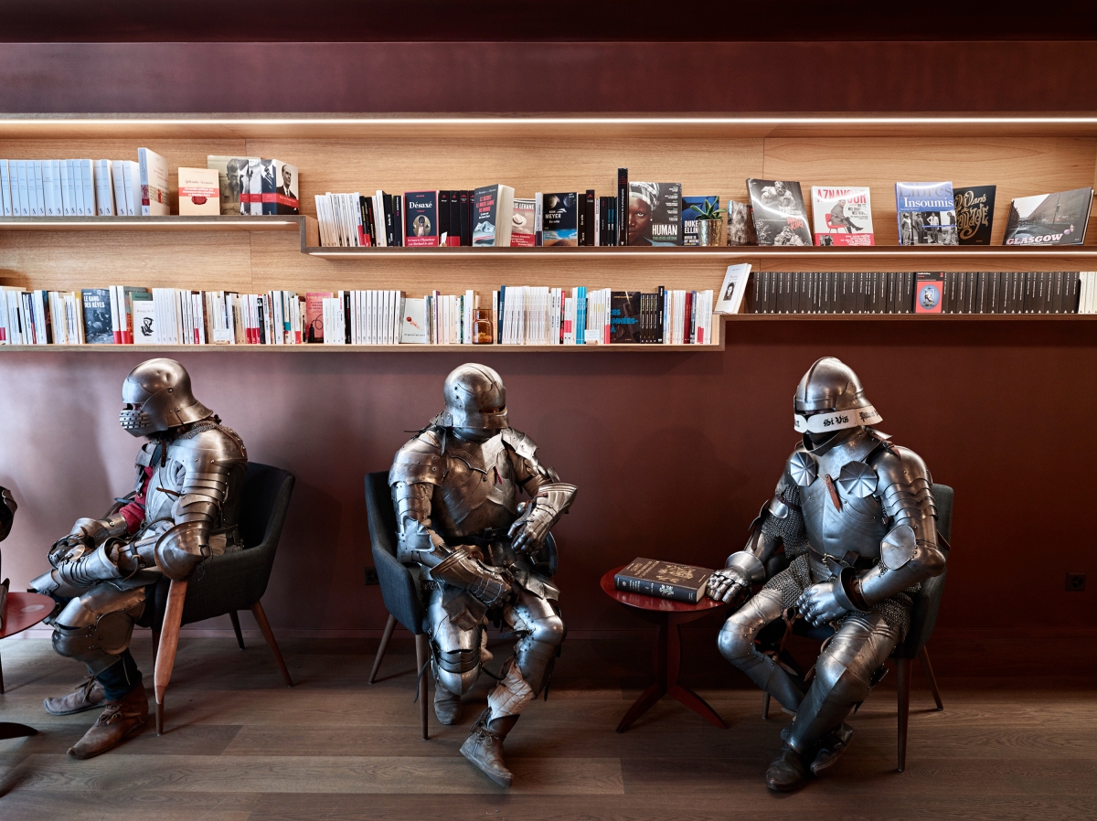 aménagement intérieur bibliothèque café